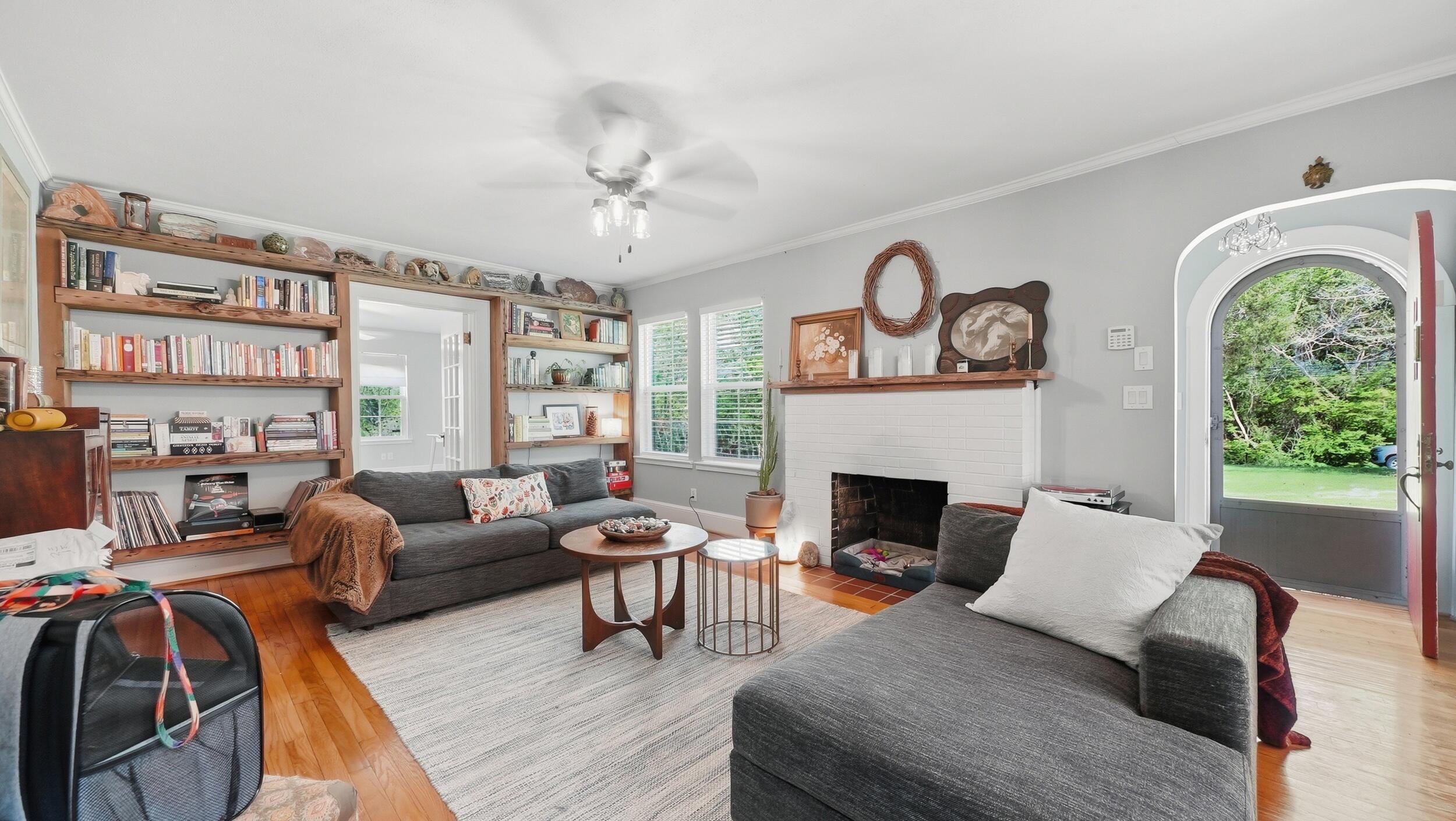 4222 Mountain Creek Road Chattanooga, TN 37415 - Photo 3 of 30 8_4222_mountain_creek_rd_008