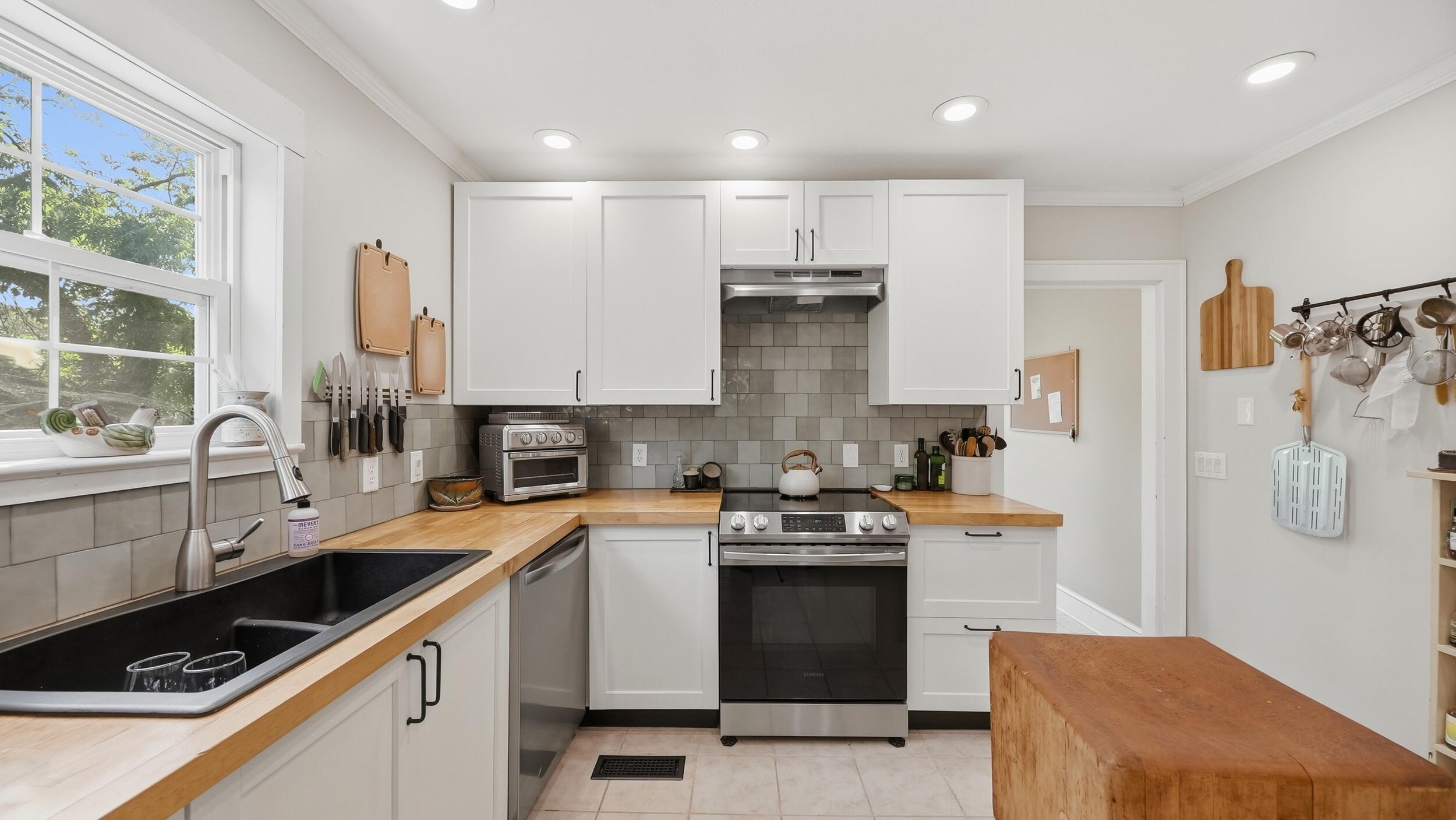 4222 Mountain Creek Road Chattanooga, TN 37415 - Photo 6 of 30 11_4222_mountain_creek_rd_011