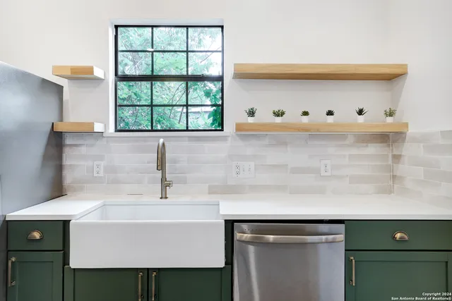 $465,000 | 1613 North Olive Street, San Antonio, TX 78208