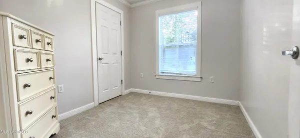 $1,200 | 2616 North 15th Street, Ocean Springs, MS 39564