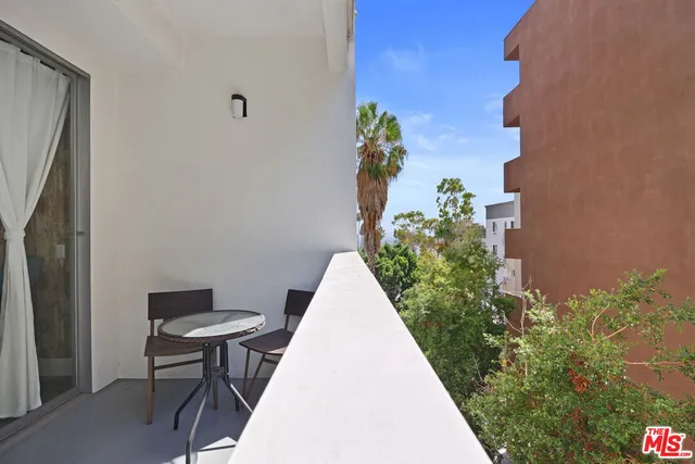 $3,800 | 7250 Franklin Avenue, Unit 414, Los Angeles, CA 90046