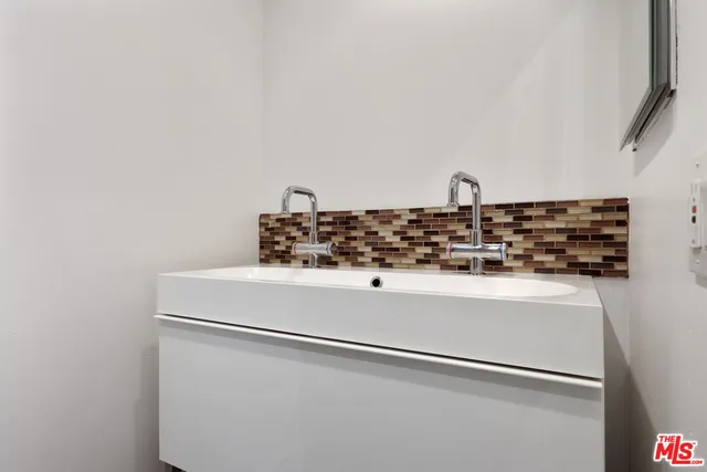 $3,800 | 7250 Franklin Avenue, Unit 414, Los Angeles, CA 90046