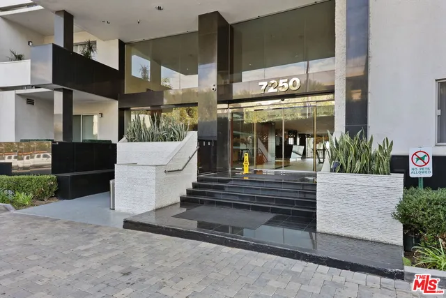 $3,800 | 7250 Franklin Avenue, Unit 414, Los Angeles, CA 90046