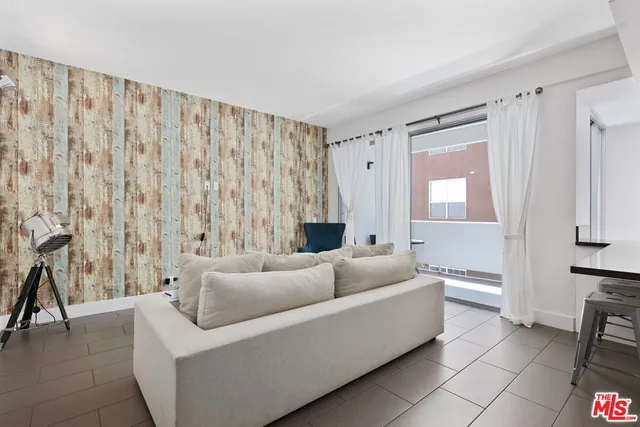 $3,800 | 7250 Franklin Avenue, Unit 414, Los Angeles, CA 90046