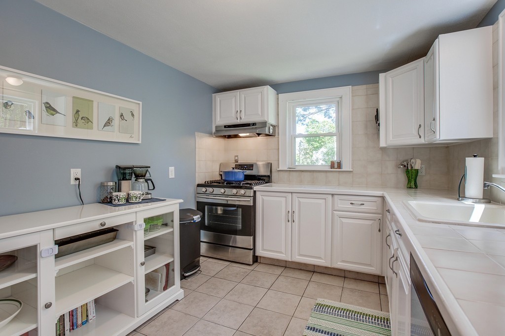 56 Hartwell Road Bedford, MA 01730 - Photo 7 of 25 Gallery Image 7