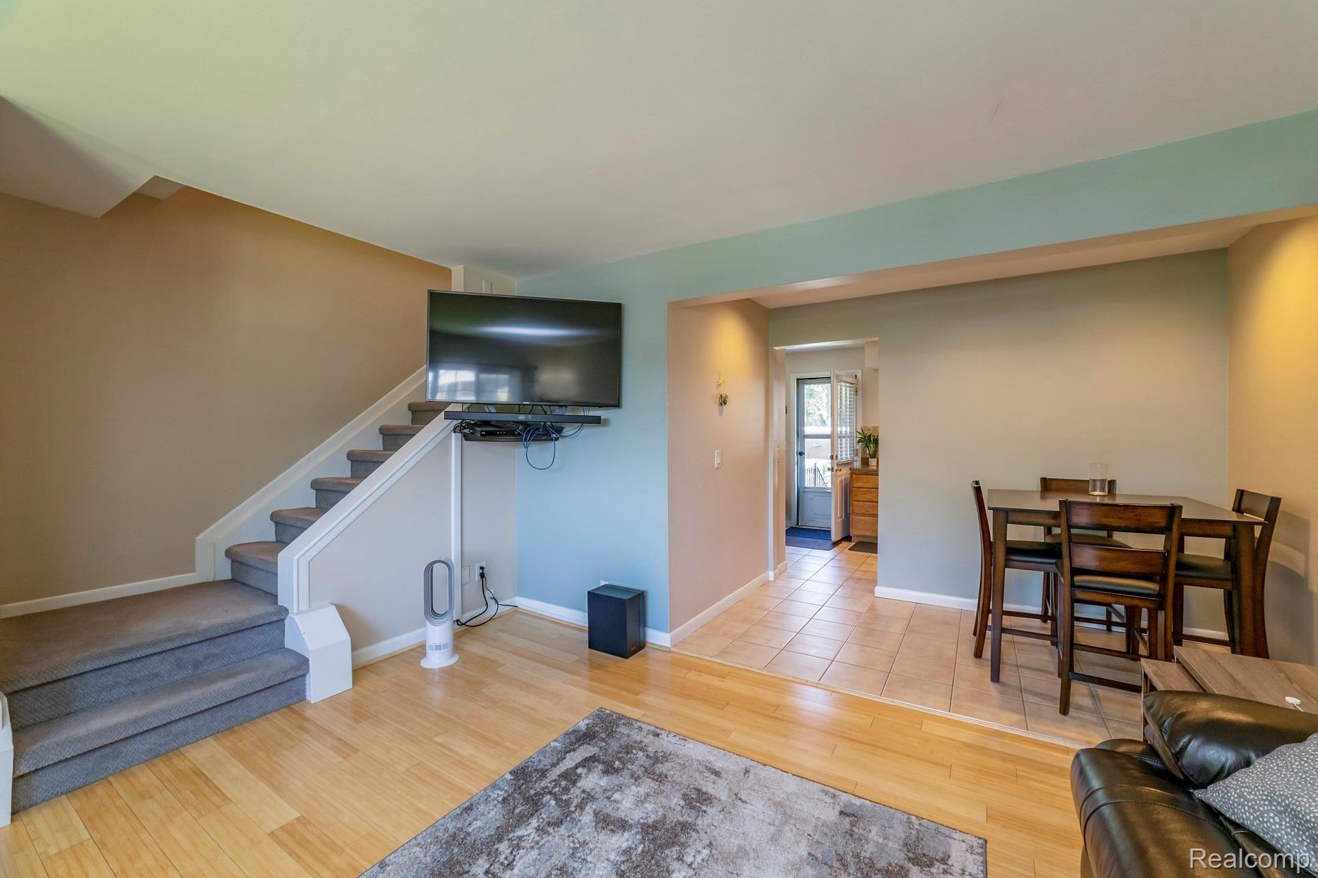 485 Miller Avenue Rochester, MI 48307 - Photo 4 of 19 003-photo--7156029.jpg