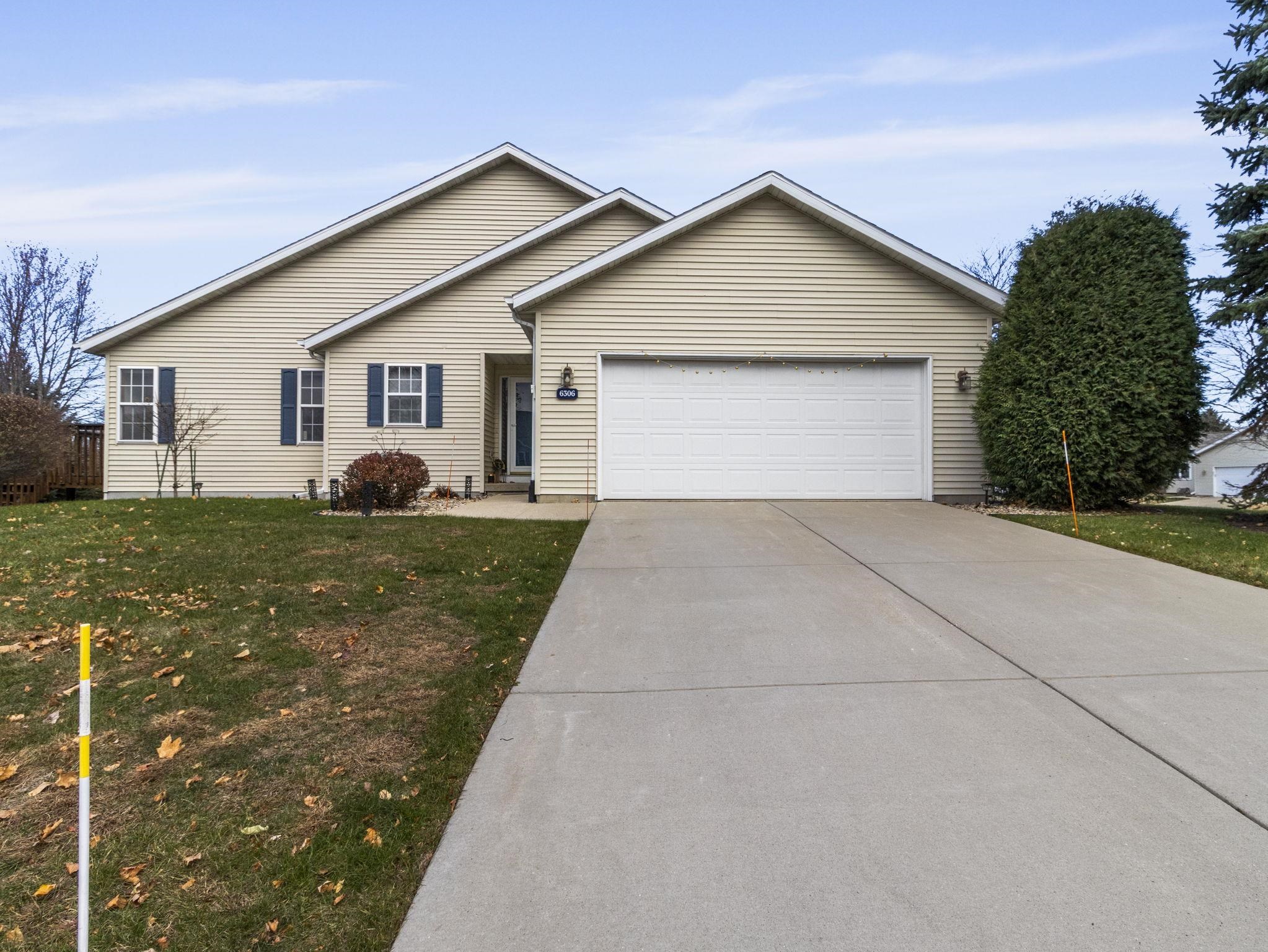 6306 Vicksburg Road Madison, WI 53718 - Photo 1 of 30