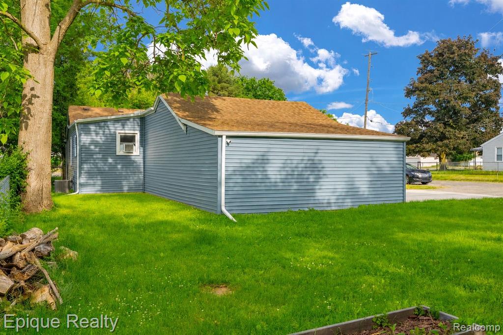2182 Center Road Burton, MI 48509 - Photo 34 of 34
