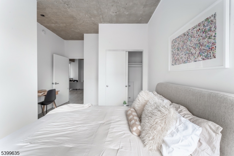 10 Commerce Court, Unit 2D Newark, NJ 07102 - Photo 12 of 20