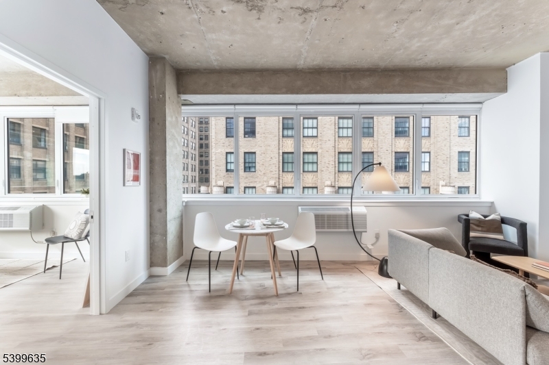 10 Commerce Court, Unit 2D Newark, NJ 07102 - Photo 3 of 20