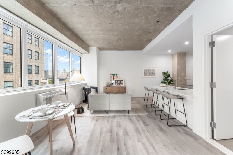 10 Commerce Court, Unit 2D Newark, NJ 07102 - Photo 4 of 20