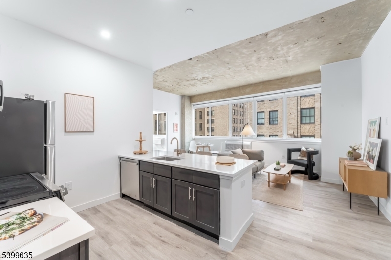 10 Commerce Court, Unit 2D Newark, NJ 07102 - Photo 8 of 20