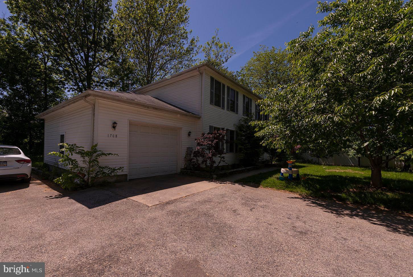 1708 Church Road Oreland, PA 19075 - Photo 4 of 59