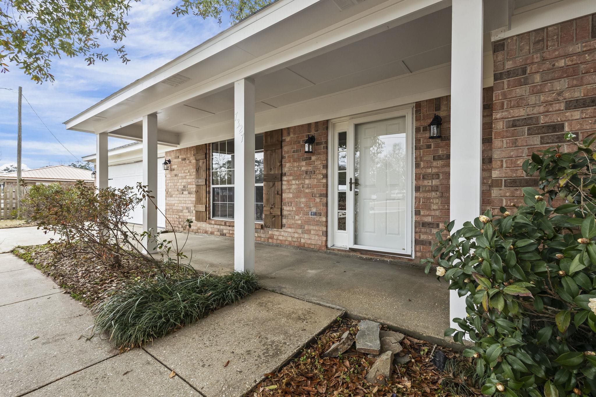 7327 Oak Drive Foley, AL 36535 - Photo 2 of 26 Entry