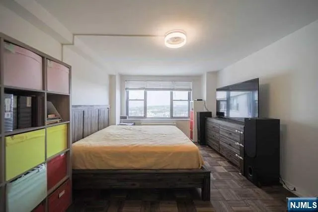 $3,000 | 2100 Linwood Avenue, Unit 17T, Fort Lee, NJ 07024