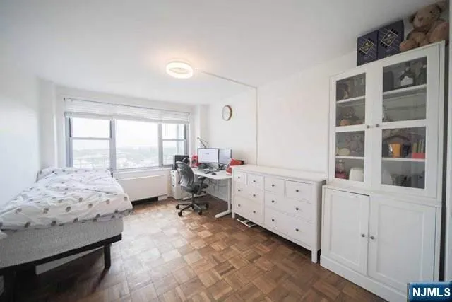 $3,000 | 2100 Linwood Avenue, Unit 17T, Fort Lee, NJ 07024