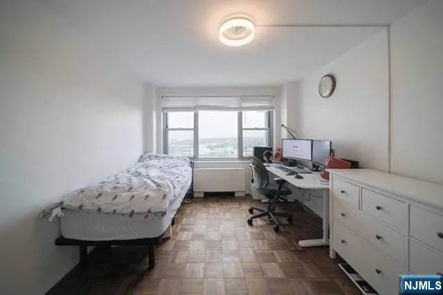 $3,000 | 2100 Linwood Avenue, Unit 17T, Fort Lee, NJ 07024