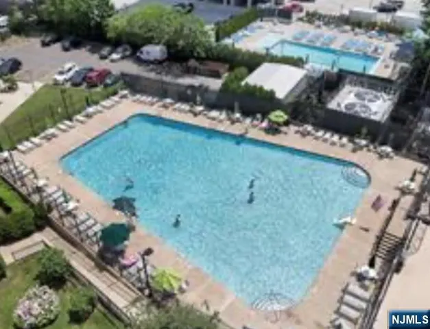 $3,000 | 2100 Linwood Avenue, Unit 17T, Fort Lee, NJ 07024