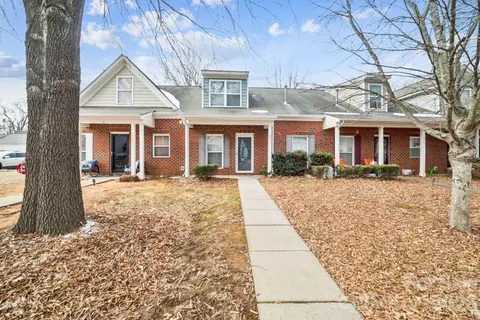 $255,000 | 2731 Meadow Knoll Drive, Charlotte, NC 28269