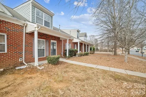 $255,000 | 2731 Meadow Knoll Drive, Charlotte, NC 28269