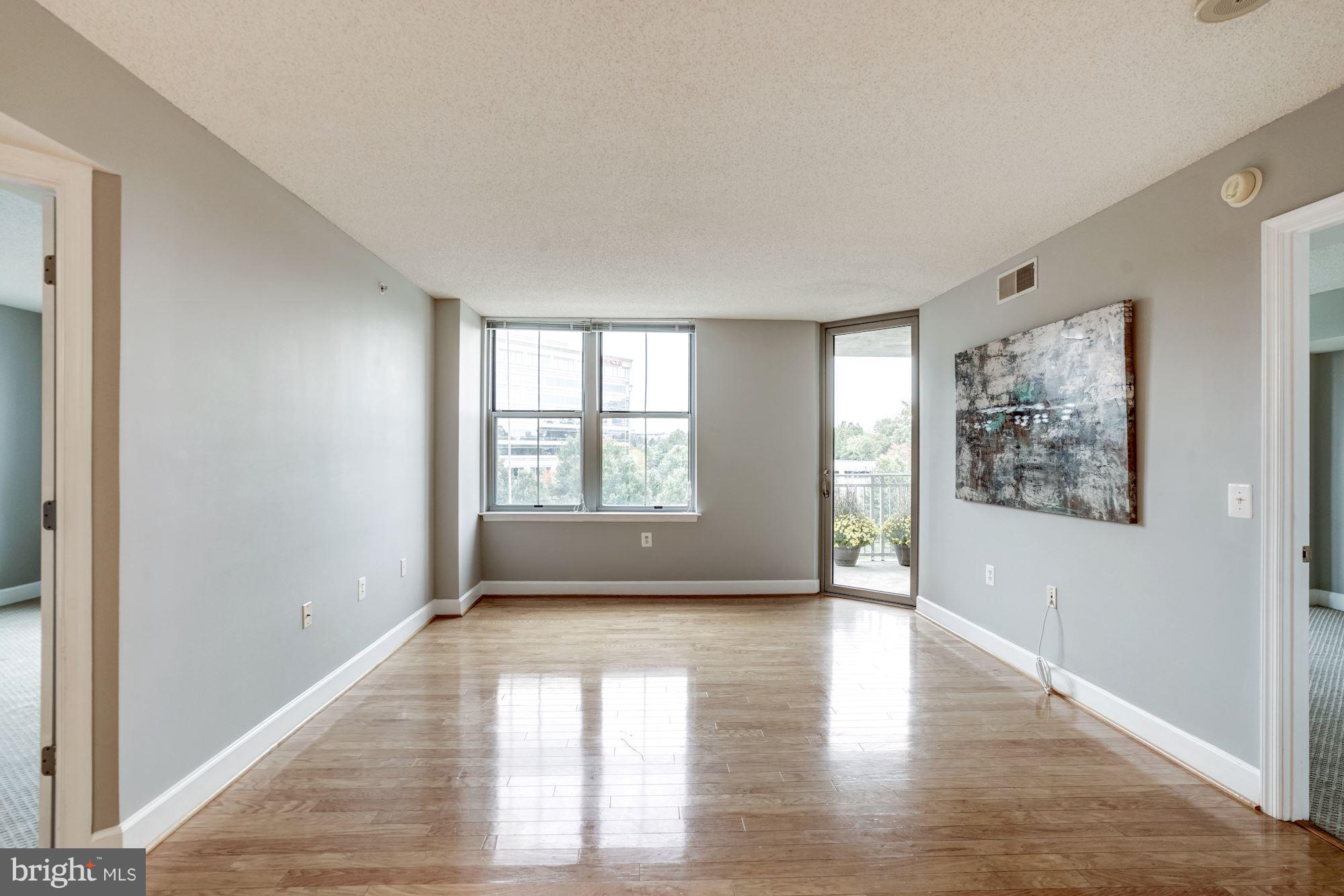 11800 Sunset Hills Road, Unit 620 Reston, VA 20190 - Photo 3 of 29 Living Room