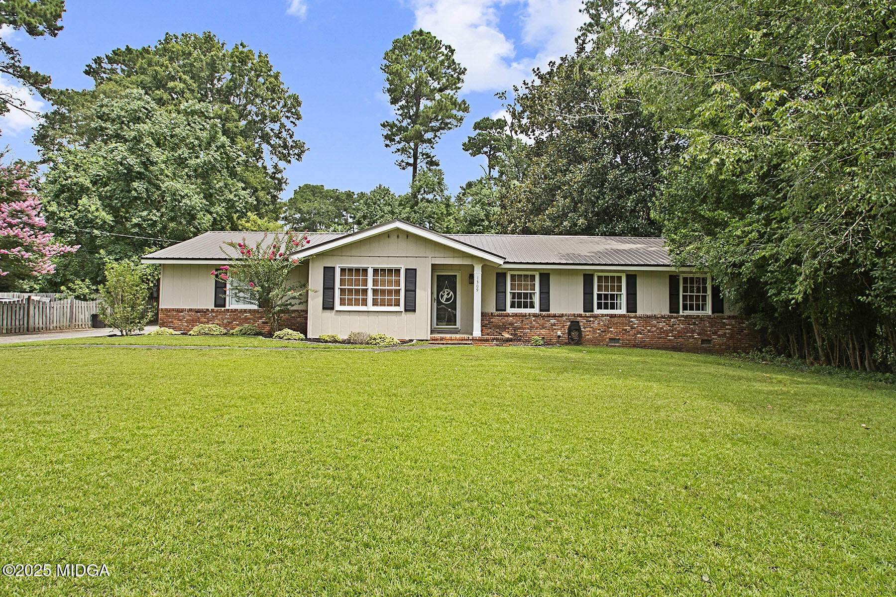 1309 Normandy Road Macon, GA 31210 - Photo 2 of 32 02