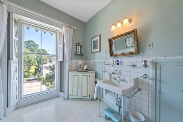 $1,300,000 | 208 High Street, Belfast, ME 04915