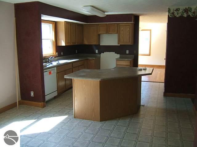 5165 Lackey Road Williamsburg, MI 49690 - Photo 8 of 15 1697399-7.JPG