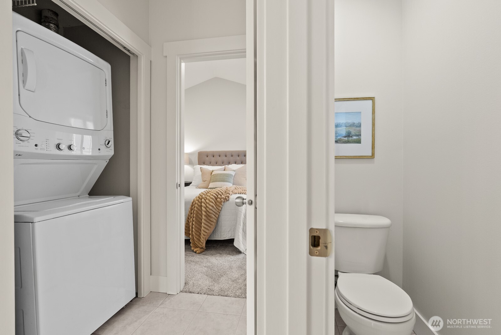 121 21st Avenue East, Unit C Seattle, WA 98112 - Photo 27 of 38 a bathroom with a sink and toilet