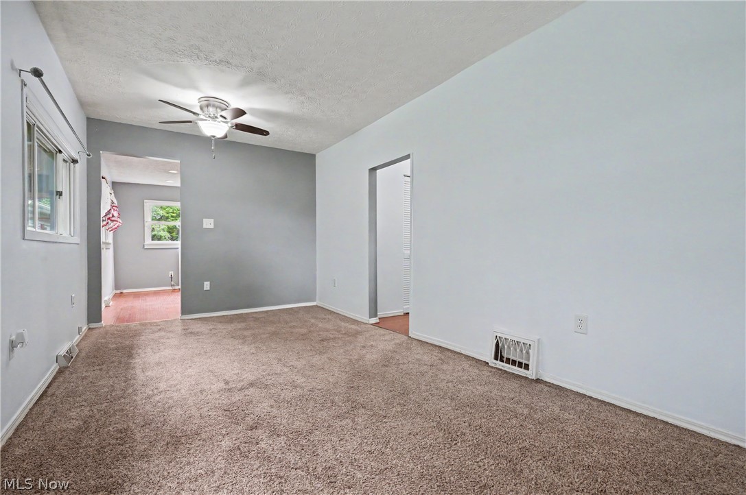 955 East Howe Road Kent, OH 44240 - Photo 7 of 41