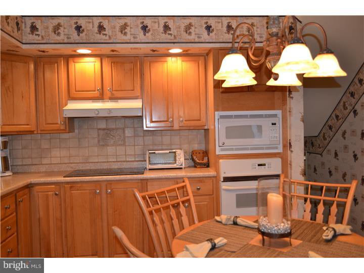 3472 Bent Road Huntingdon Valley, PA 19006 - Photo 11 of 25 Kitchen