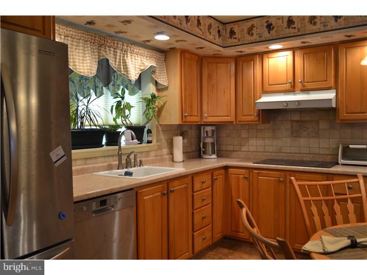 3472 Bent Road Huntingdon Valley, PA 19006 - Photo 10 of 25 Kitchen