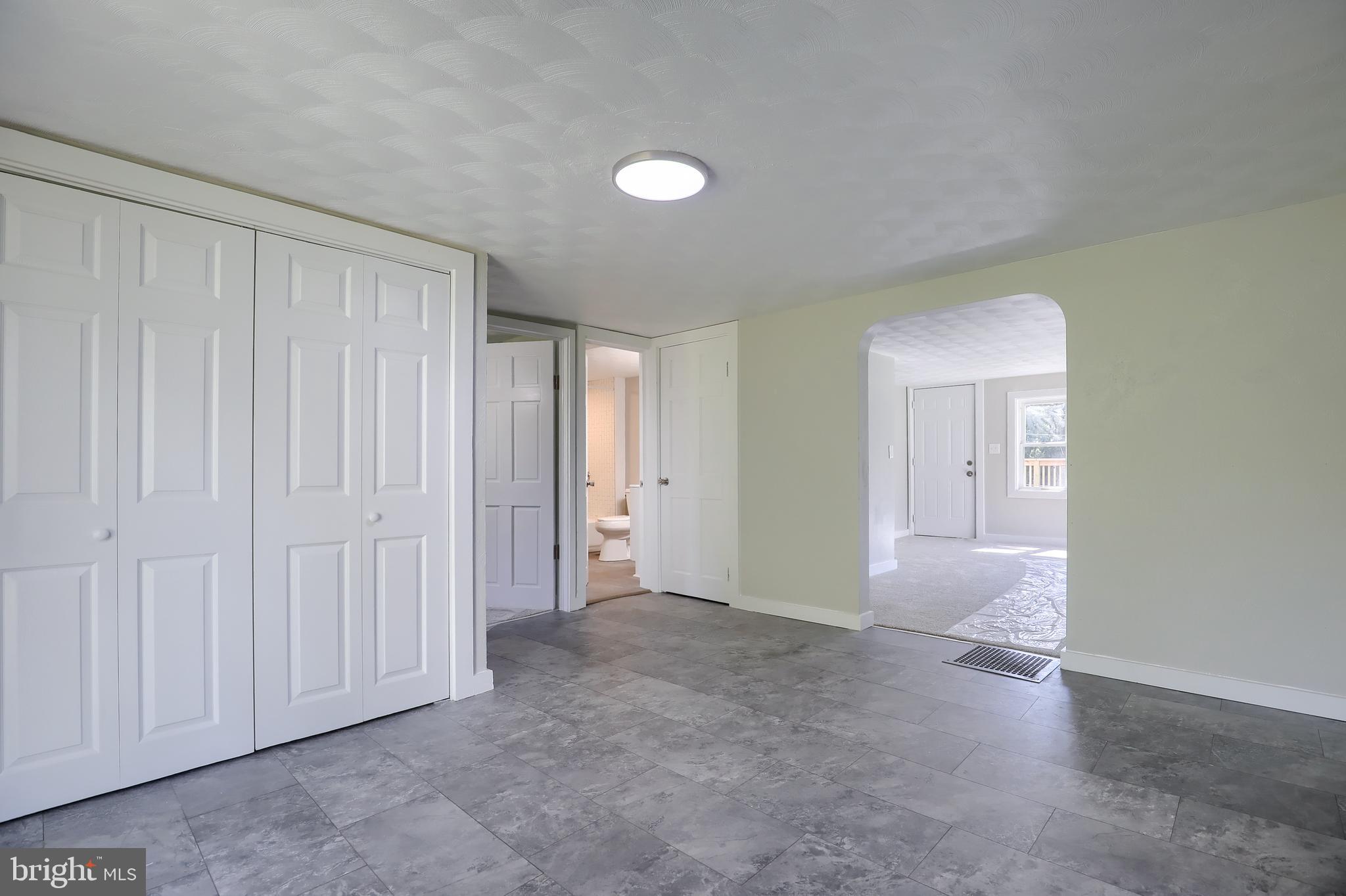 165 Creek Road Manchester, PA 17345 - Photo 15 of 40 Gallery Image 15