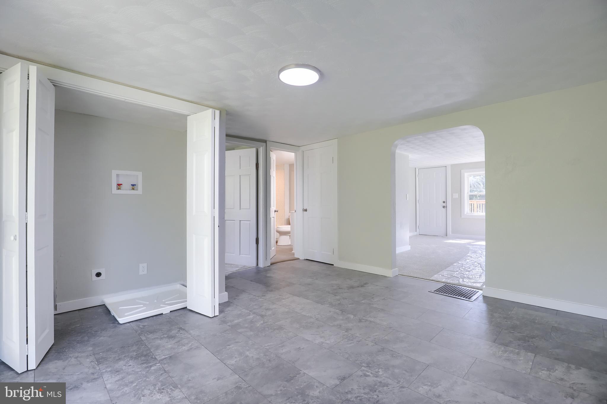 165 Creek Road Manchester, PA 17345 - Photo 16 of 40 Gallery Image 16