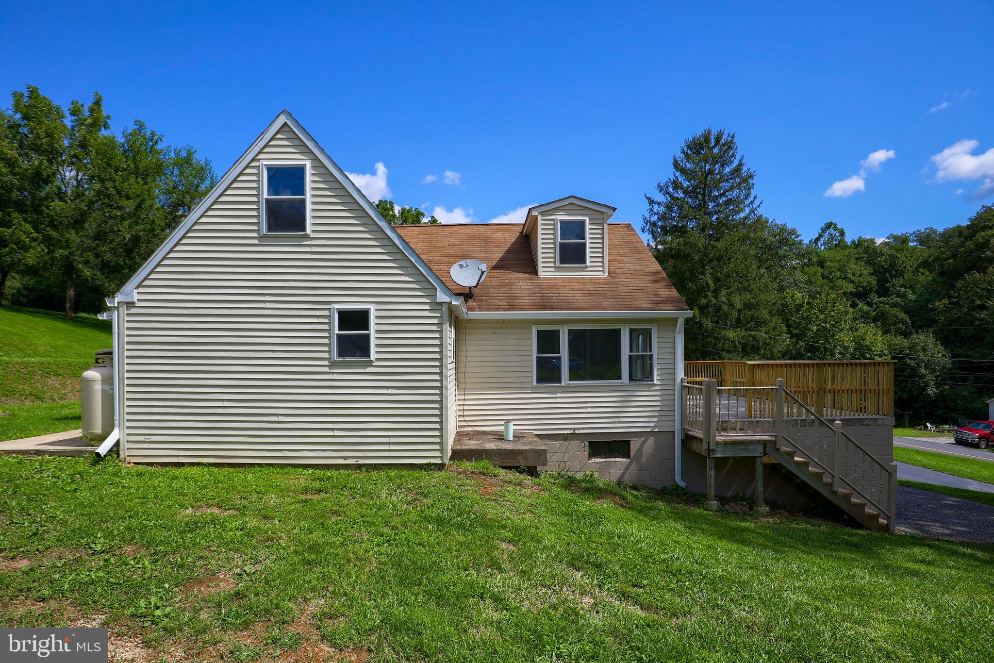 165 Creek Road Manchester, PA 17345 - Photo 3 of 40 Gallery Image 3
