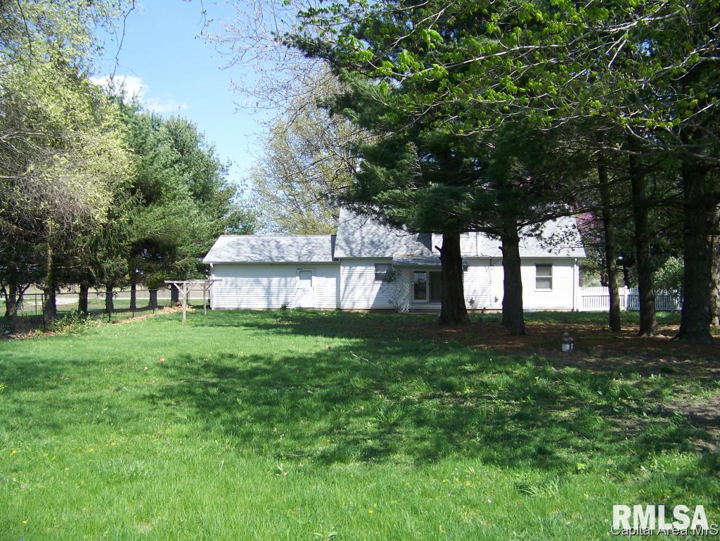 10137 North Pawnee Road Pawnee, IL 62558 - Photo 2 of 30