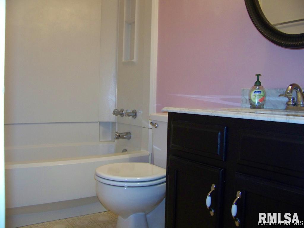 10137 North Pawnee Road Pawnee, IL 62558 - Photo 13 of 30