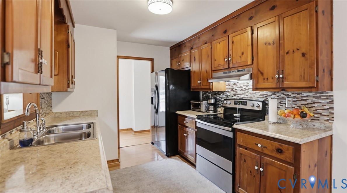 9732 Ladue Road North Chesterfield, VA 23237 - Photo 17 of 40