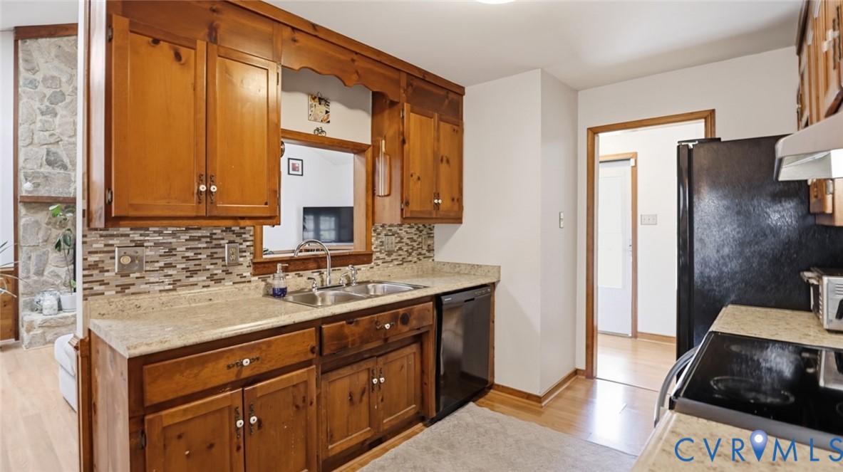 9732 Ladue Road North Chesterfield, VA 23237 - Photo 18 of 40