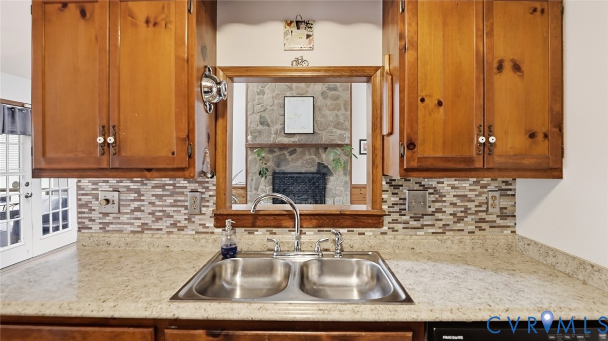 9732 Ladue Road North Chesterfield, VA 23237 - Photo 19 of 40