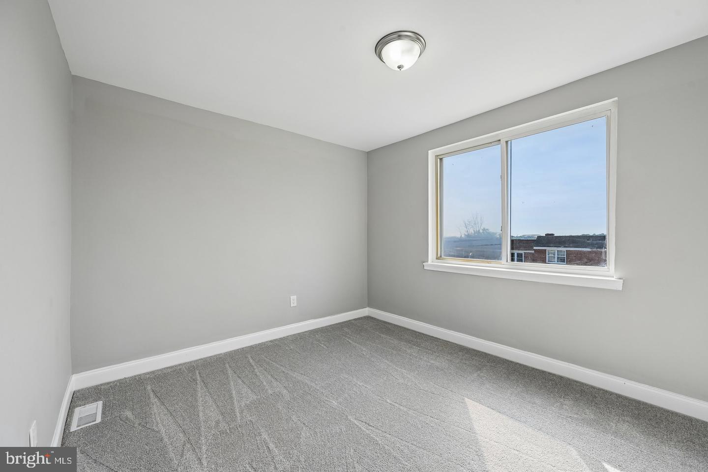 628 Roundview Road Baltimore, MD 21225 - Photo 16 of 47 Gallery Image 16