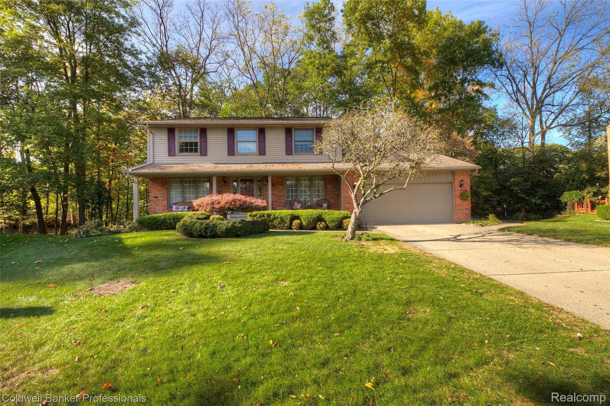 1162 Valley Stream Court Rochester, MI 48309 - Photo 2 of 58 1162 Front of Home.jpeg