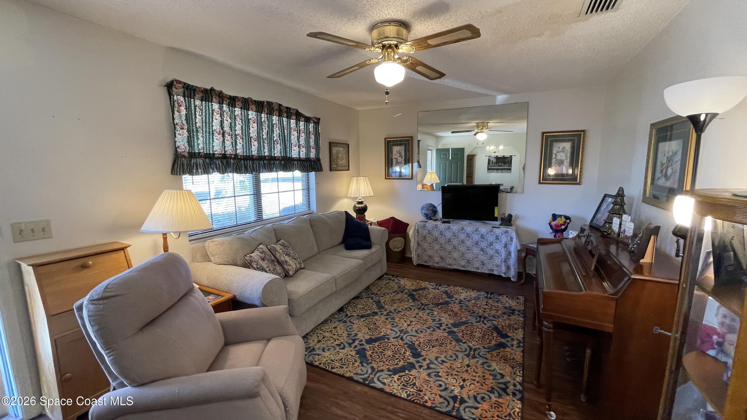 54312 Dornbush Road Callahan, FL 32011 - Photo 22 of 88 Living room
