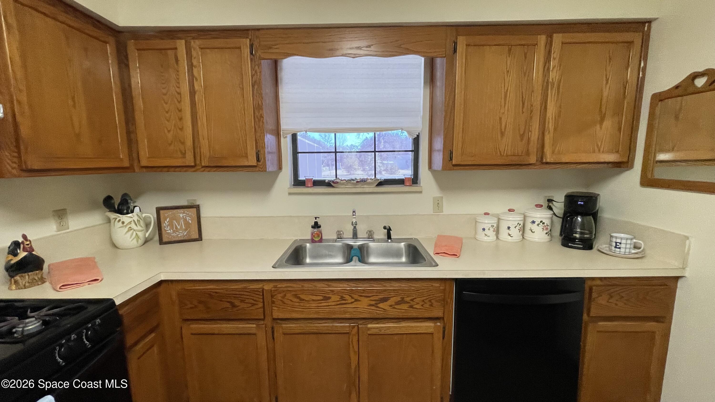 54312 Dornbush Road Callahan, FL 32011 - Photo 66 of 101 Kitchen with views of pool