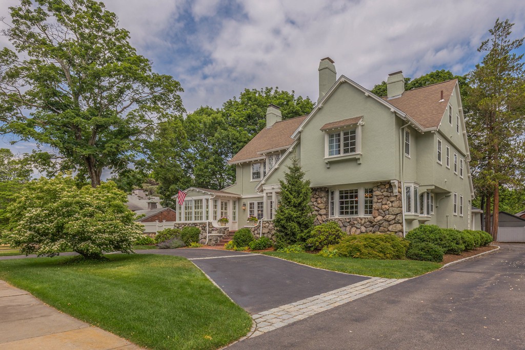 35 Everett Avenue Winchester, MA 01890 - Photo 2 of 30