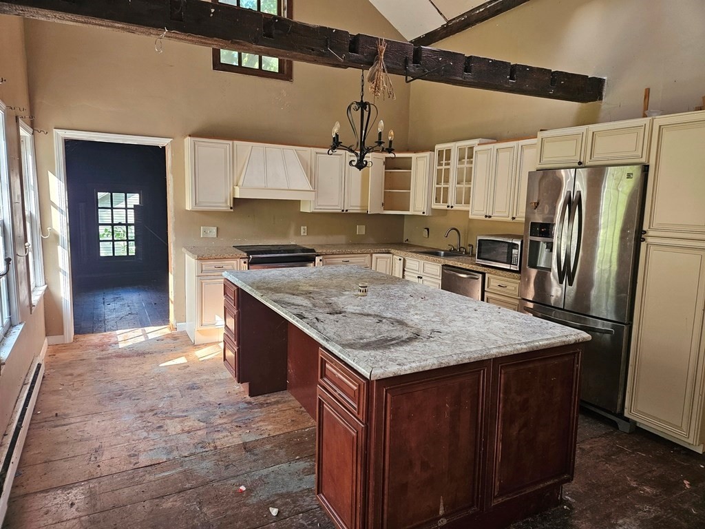 27 Prentice Place Becket, MA 01223 - Photo 4 of 19