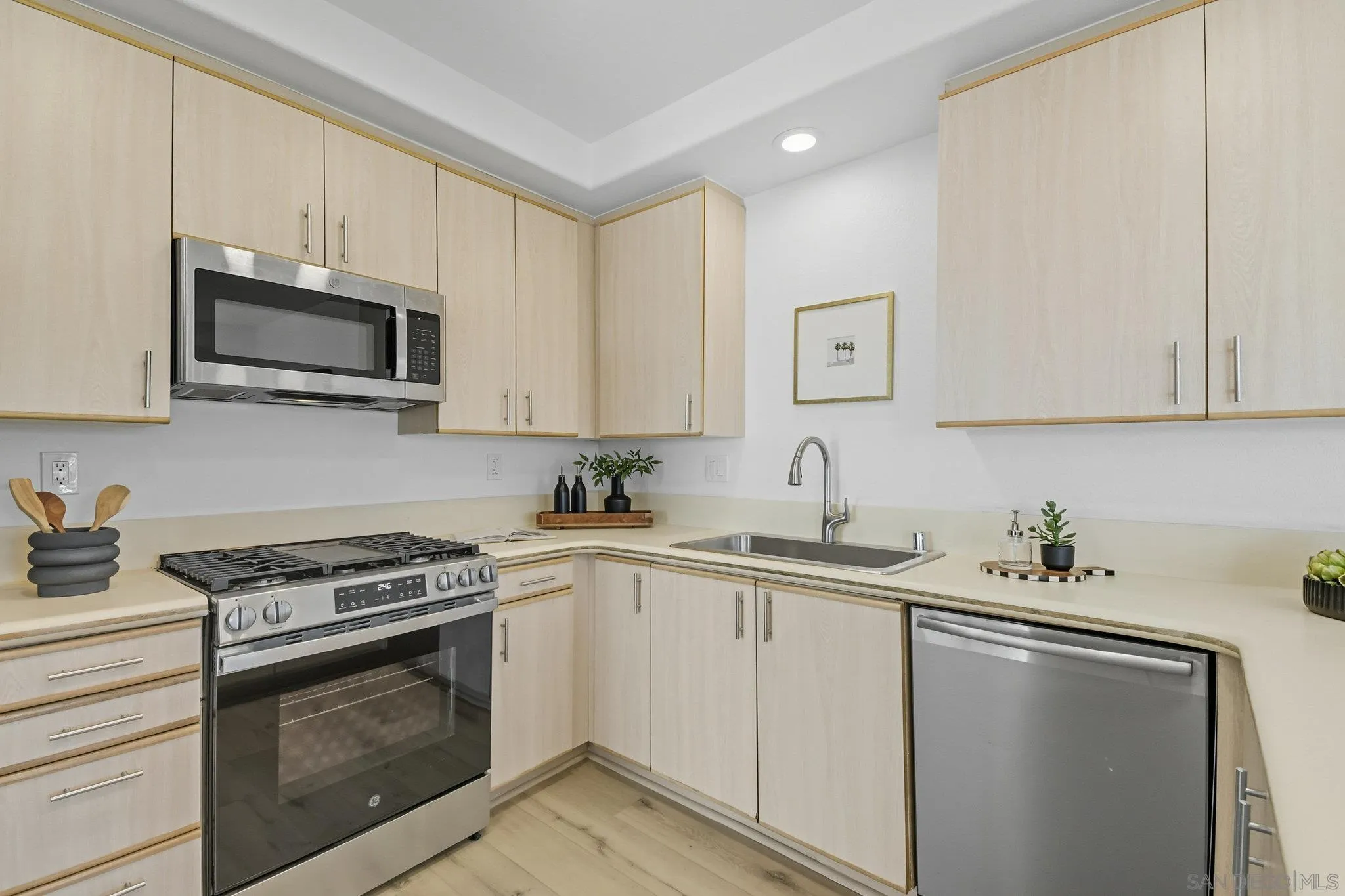 2930 Columbia Street, Unit F San Diego, CA 92103 - Photo 11 of 36