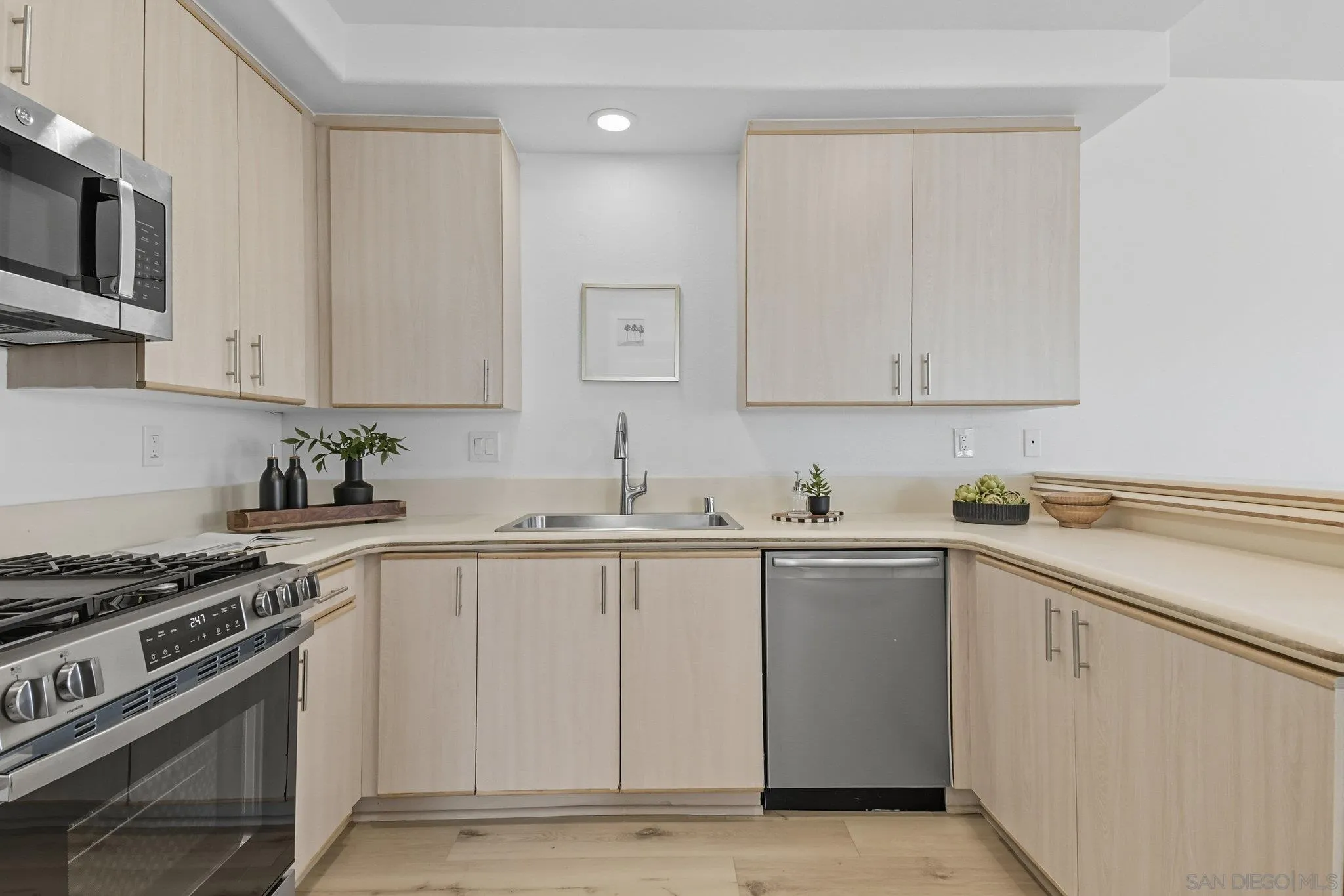 2930 Columbia Street, Unit F San Diego, CA 92103 - Photo 13 of 36