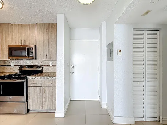 $1,875 | 1800 Northwest 24th Avenue, Unit 1020, Miami, FL 33125