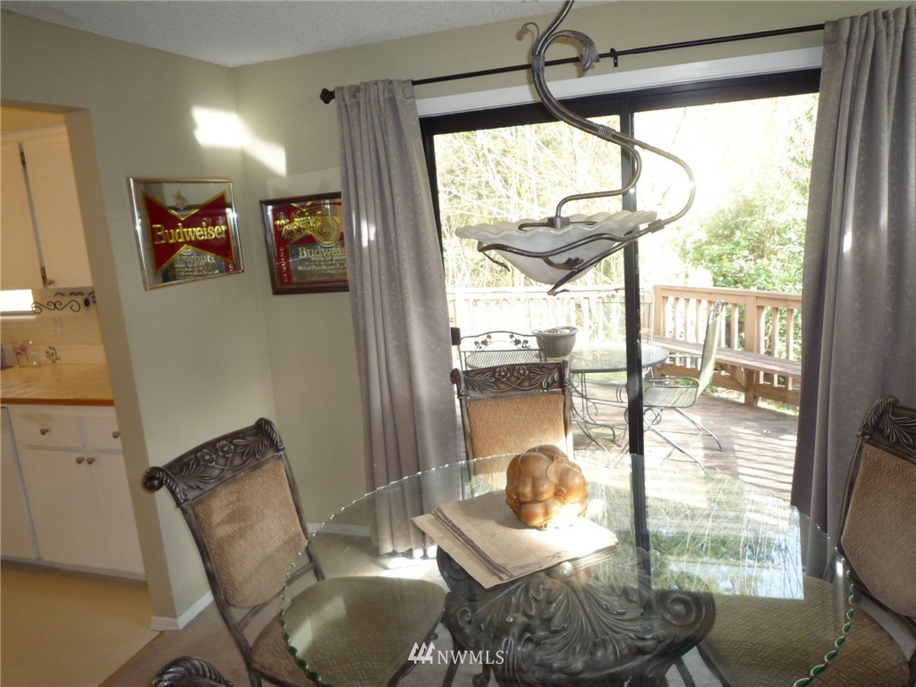 10516 Kelly Road Northeast Carnation, WA 98014 - Photo 6 of 25 Gallery Image 6